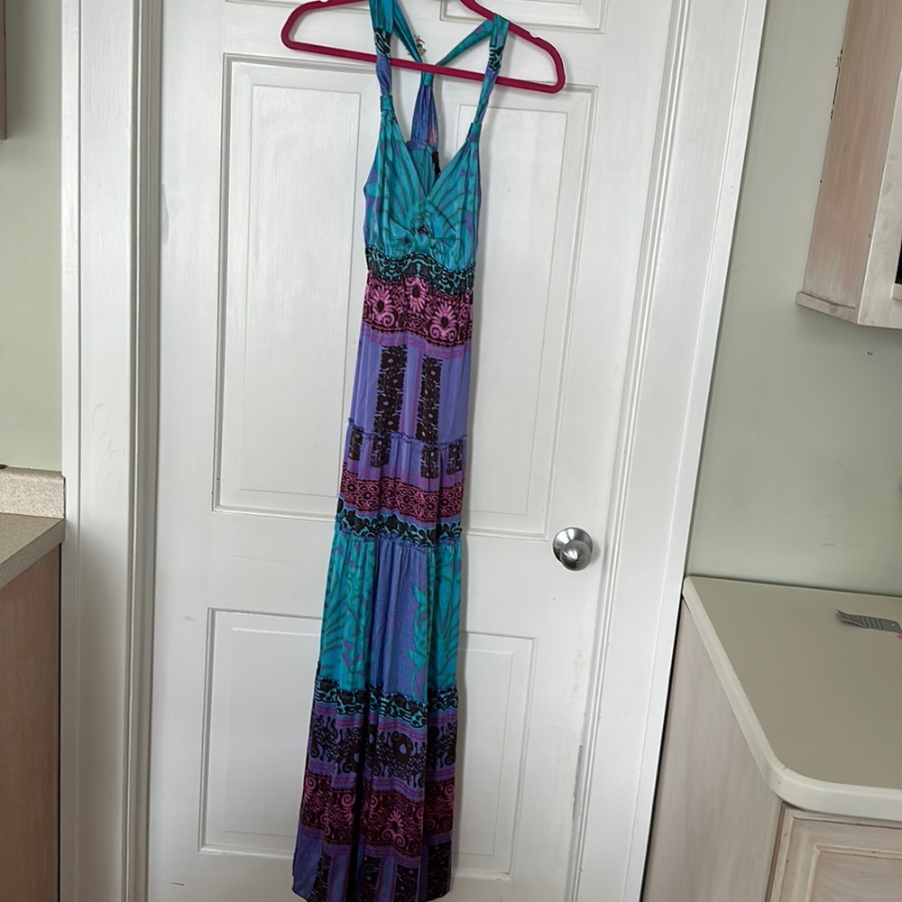 Maxi dress featuring V-Hale Bob size S